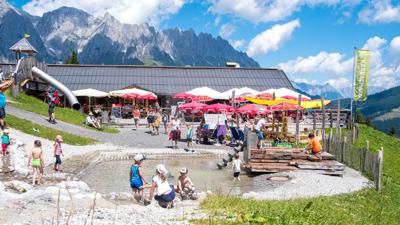 Spannende Wanderung zur Karbachalm