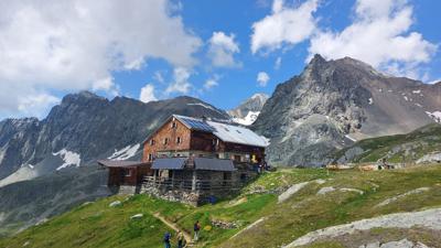 Wanderung zur Bonn-Matreier-Hütte 2.750m