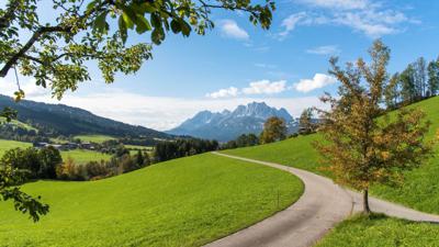 Entlang der Sonnseite in den St. Johanner Winkl