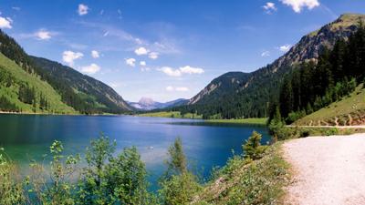 Entlang des Vilsalpsee´s zum Bergacht Wasserfall