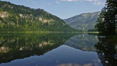 Rundwanderweg im Naturschutzgebiet Offensee bei Ebensee