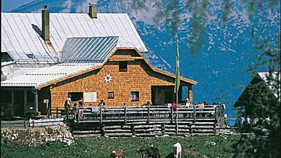 Dümlerhütte über Gleinkersee und Seegraben