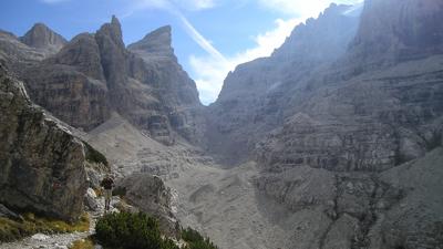 Wanderung zur Maria e Alberto ai Brentai-Schutzhütte vorbei am Sella del Fridolin
