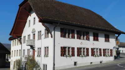 Chestenberg und Maiengrün