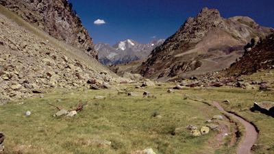 Ibón de Anayet, 2225 m