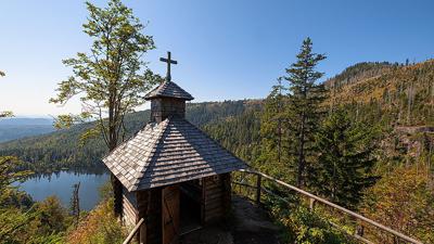 Rundweg Auerhahn – Auf den Rachel: Gipfel, Kapelle und See