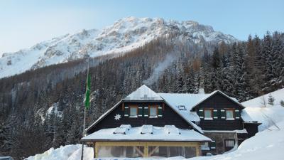 Schneeschuhwandern auf den Faden am Schneeberg
