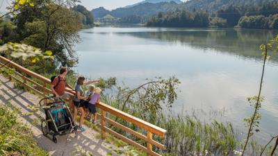 Barrierefreier Wanderweg entlang des Reintalersees